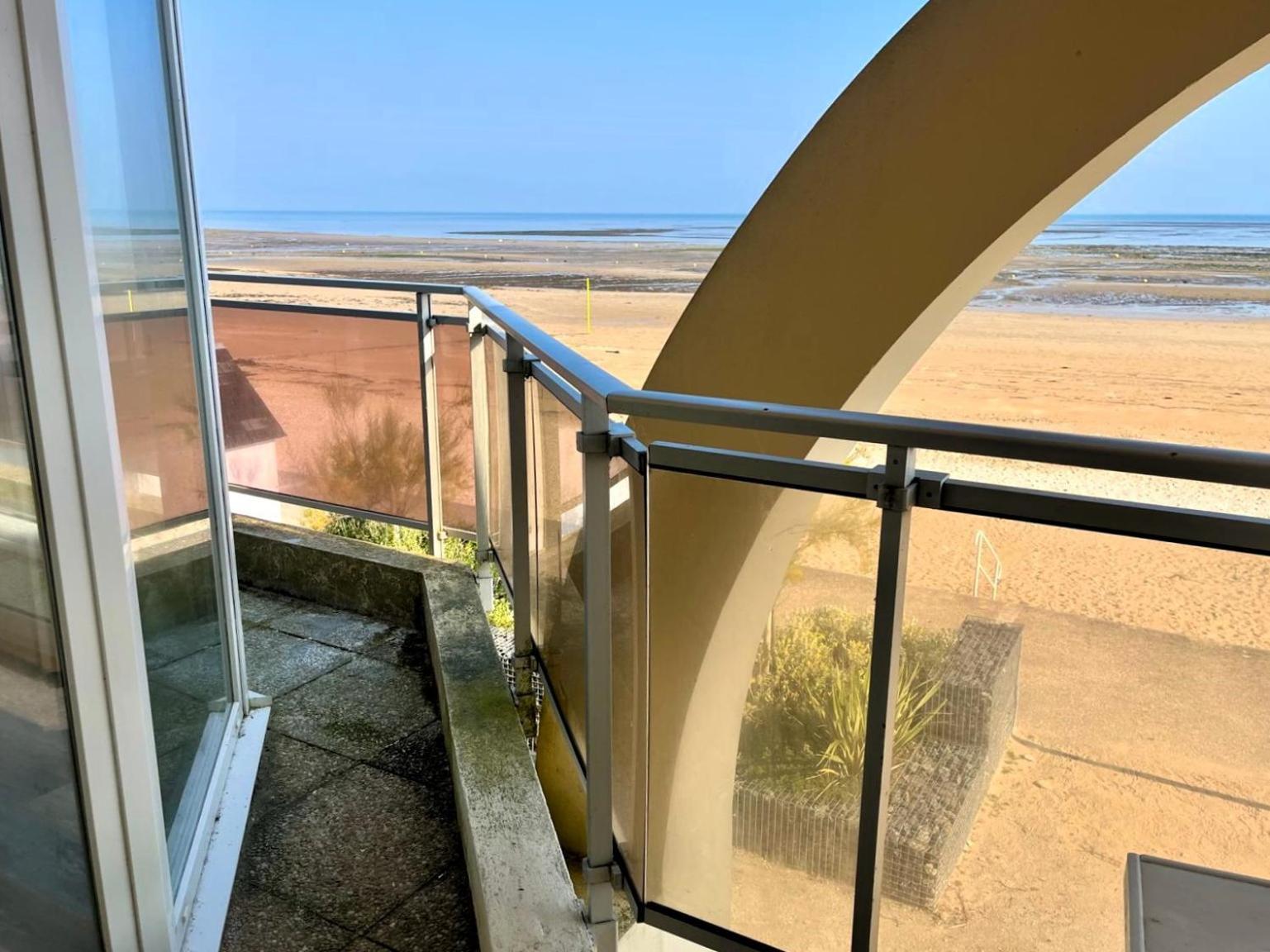 Mettons Les Voiles - Appt Vue Mer Avec Loggia Bernières-sur-Mer Exterior foto