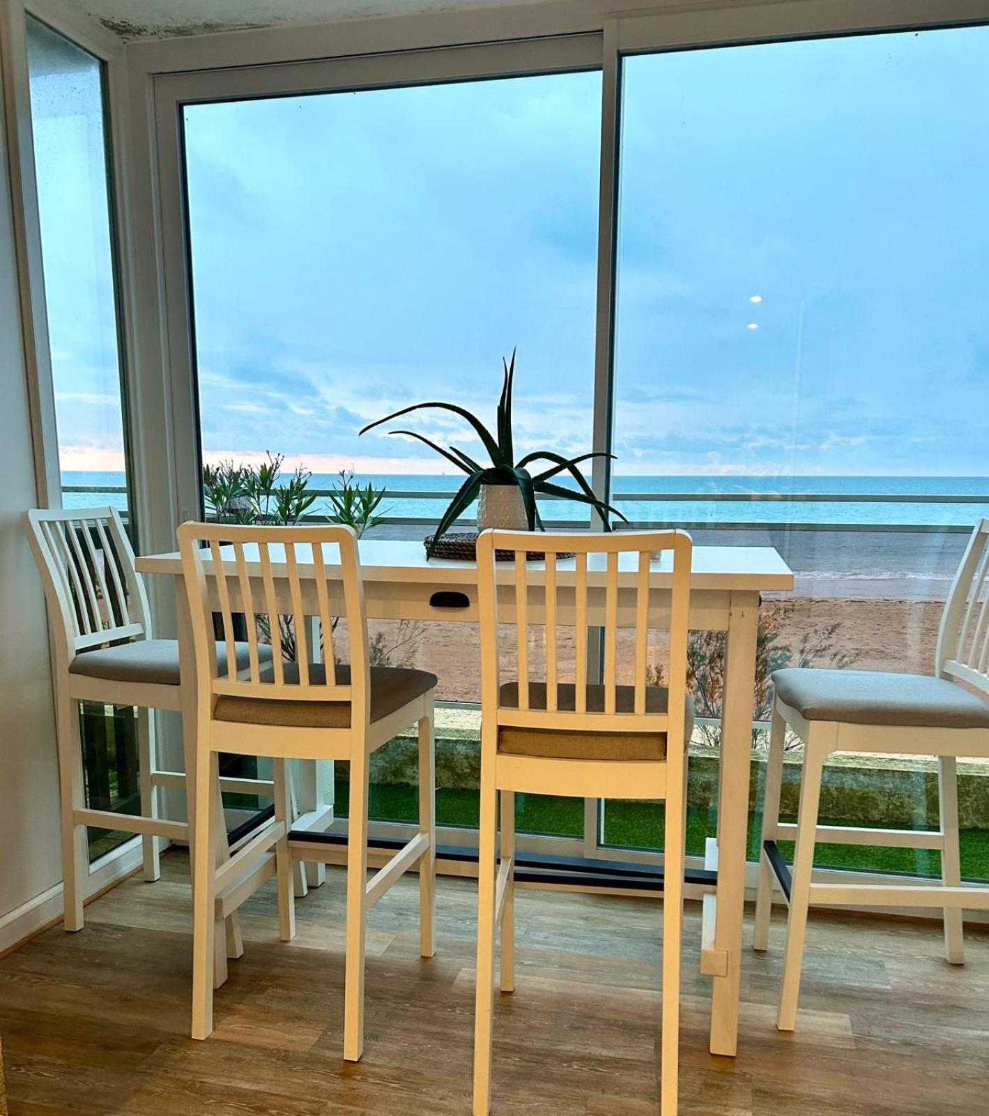 Mettons Les Voiles - Appt Vue Mer Avec Loggia Bernières-sur-Mer Exterior foto